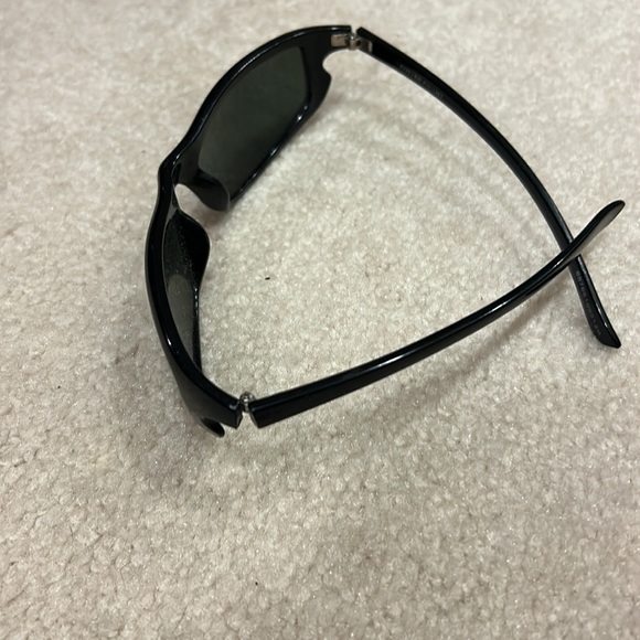 Sunglasses - Picture 3 of 4